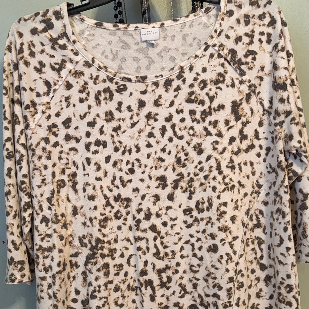 New Directions Cream and Brown Leopard Print Long Sleeve Top❤️3/20$ - Picture 2 of 8